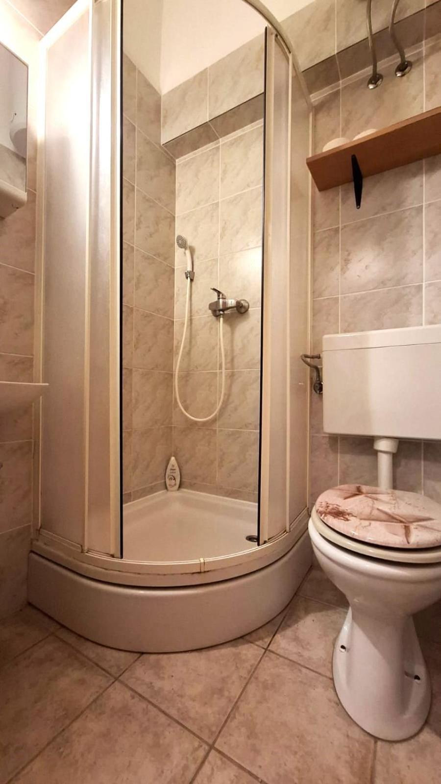 Donji Karin Apartman Karin מראה חיצוני תמונה