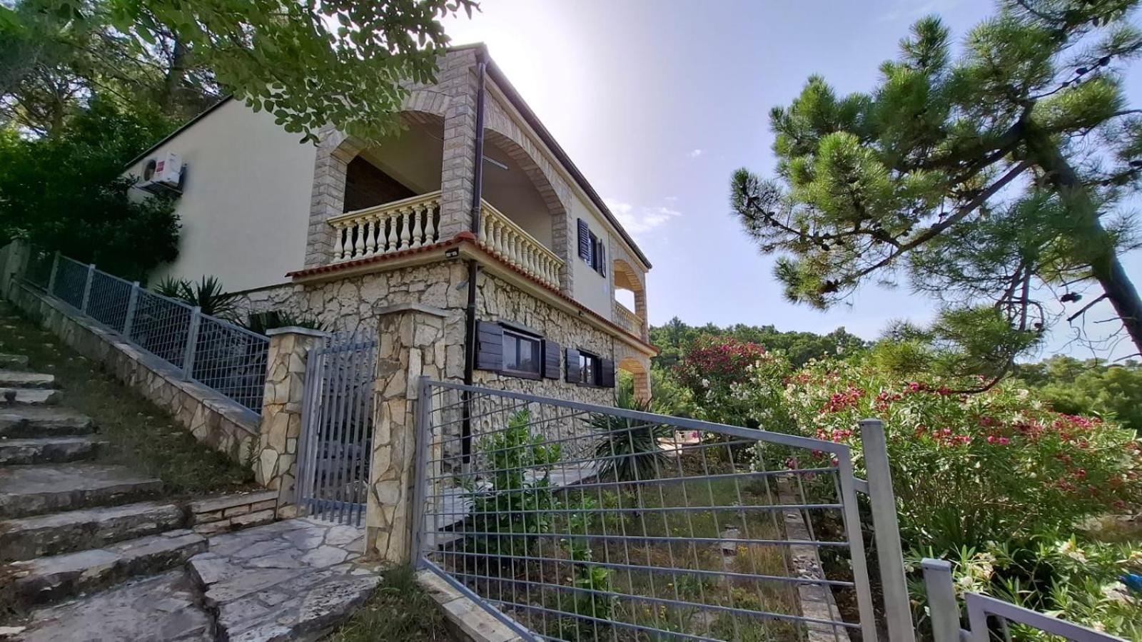 Donji Karin Apartman Karin מראה חיצוני תמונה
